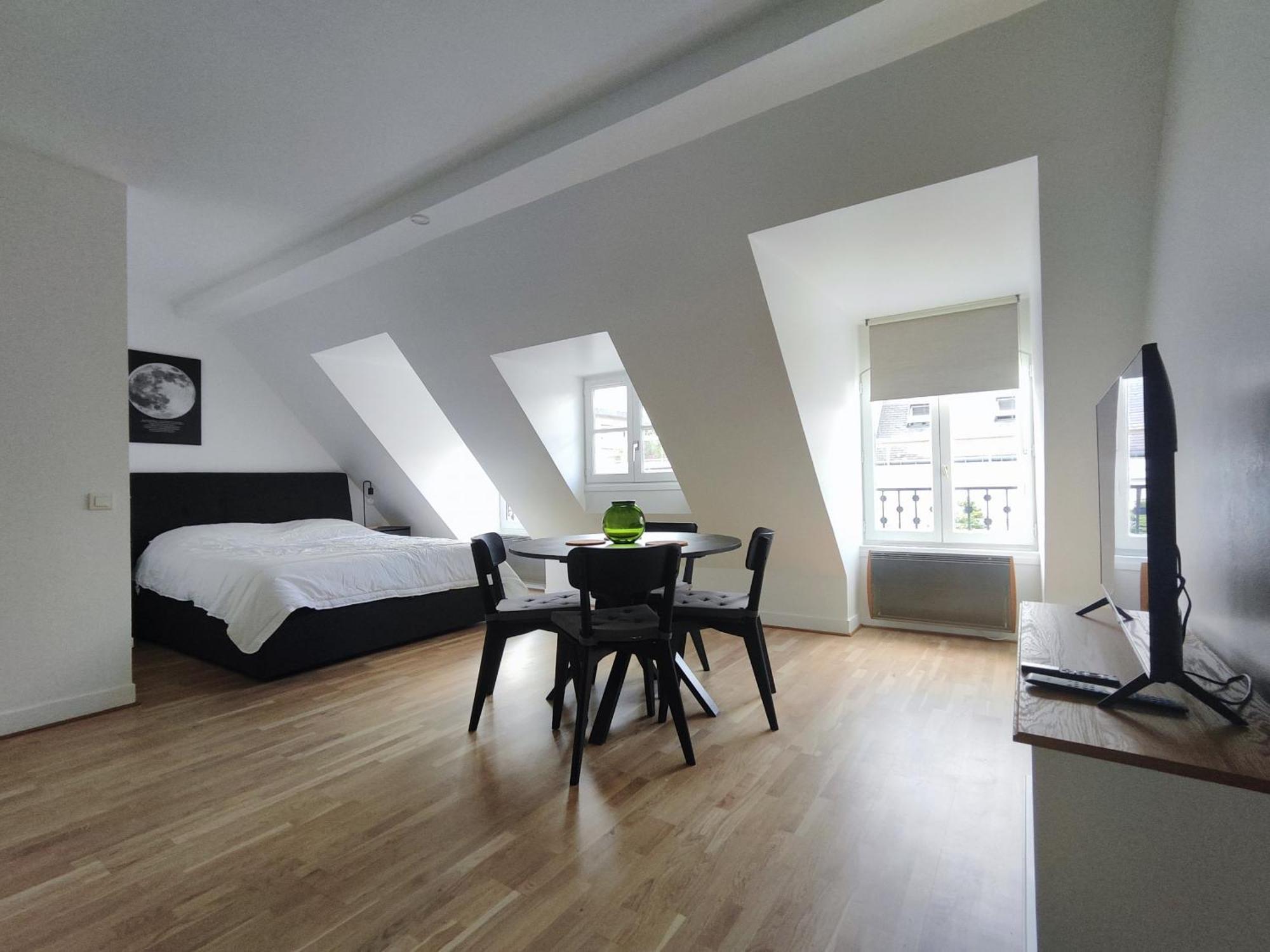 Near Arc De Triomphe And Shopping Appartamento